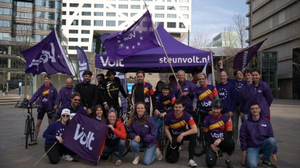 NL campaign with flags